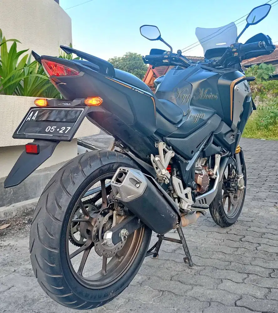 Honda CB150X CBX 150 CB 150X Hitam Silver 2022 Plat AA Magelang Kota