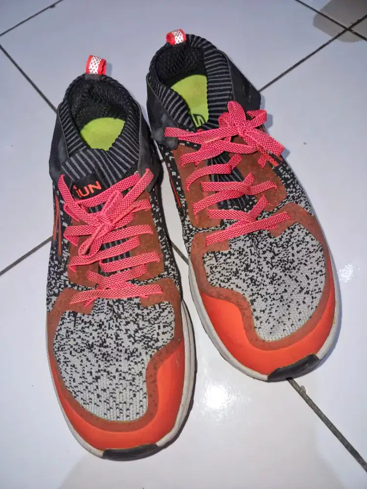 Jual sepatu skechers running