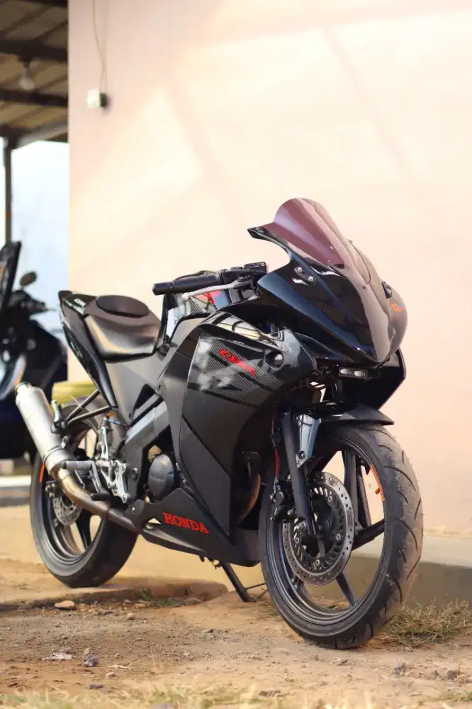 Jual aja CBR 150R thailand Gress