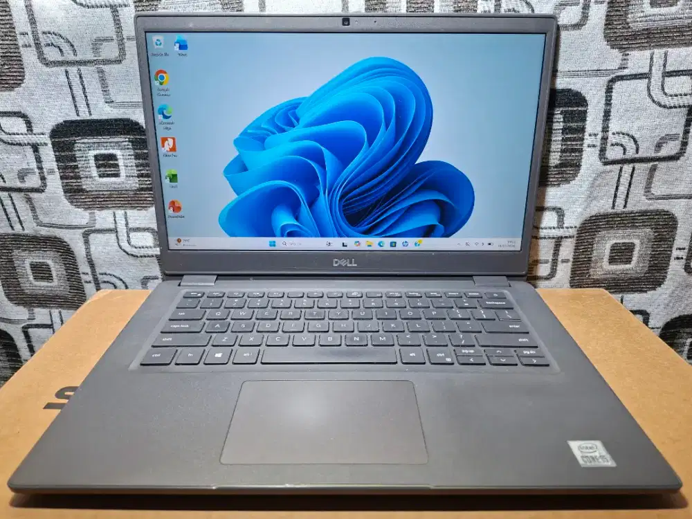 Laptop Dell latitude 3410 Core i5 gen 10 ram 8gb ssd 512gb slim mantap