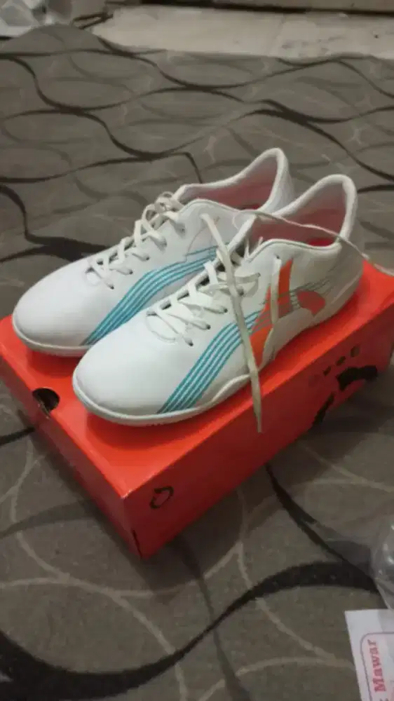 Sepatu Futsal ortuseight