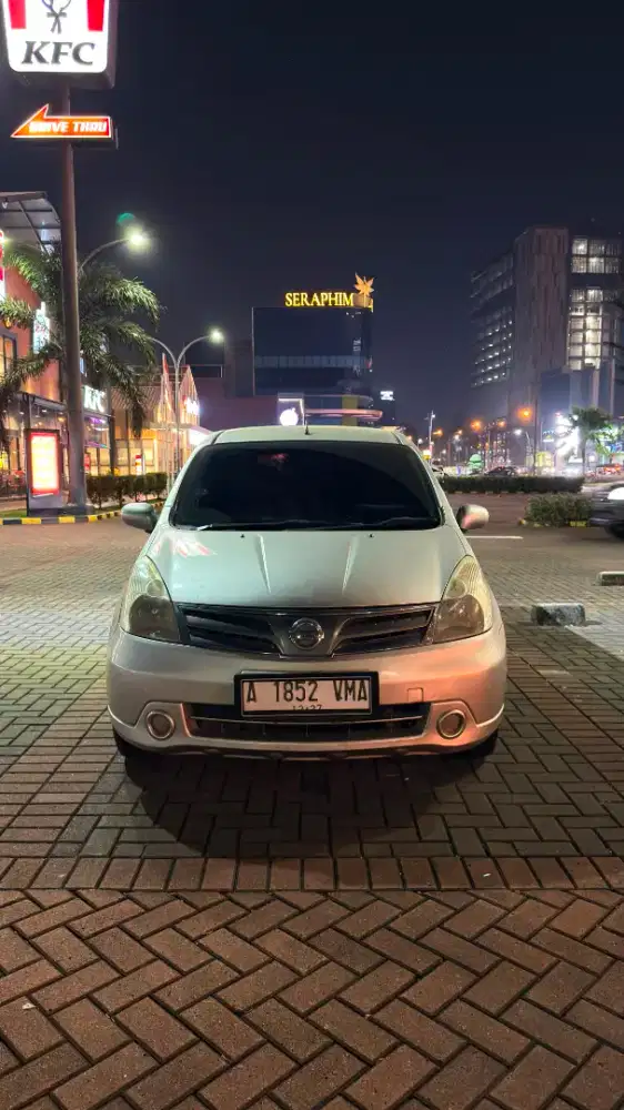 Nissan Grand Livina 1.5 XV Bensin Matic 2012 AT Automatic Abu Abu