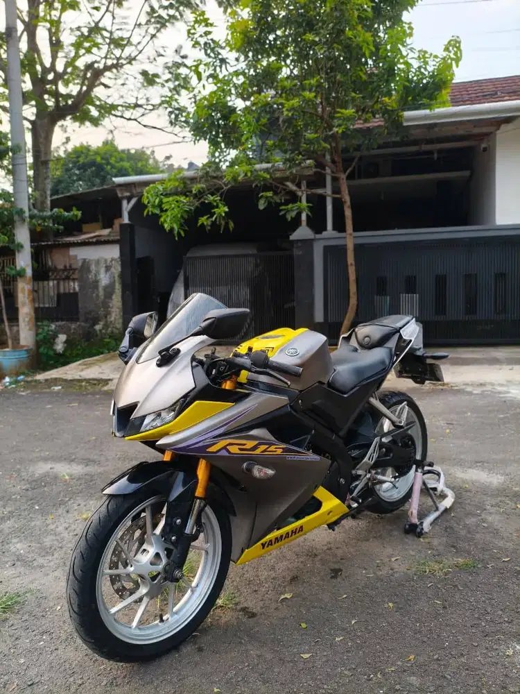 DIJUAL Yamaha R15 V3 2019 Mulus Pajak Hidup