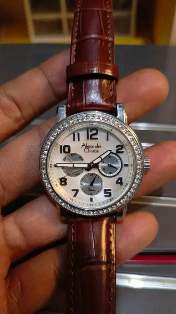 Jam wanita original