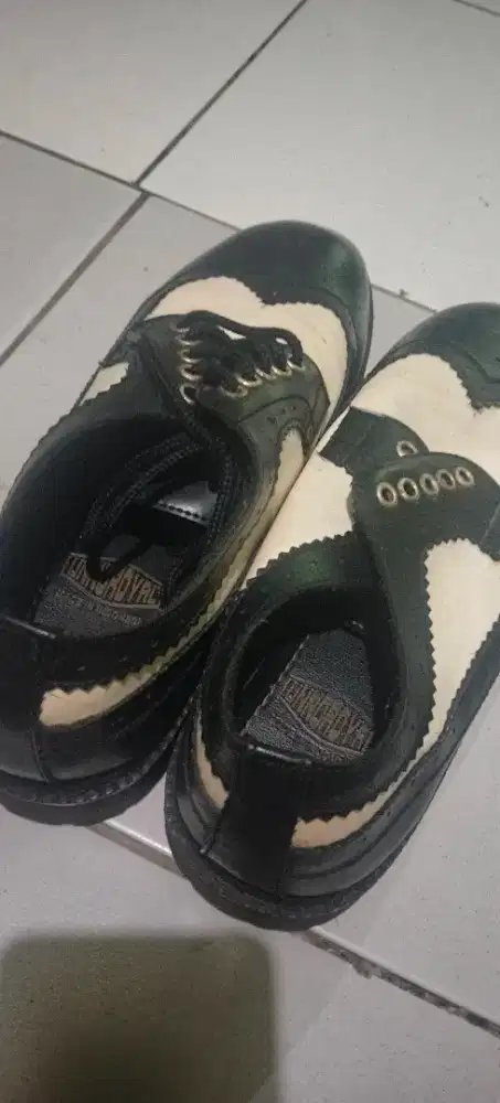 Sepatu Lokal Unno&Voyag
