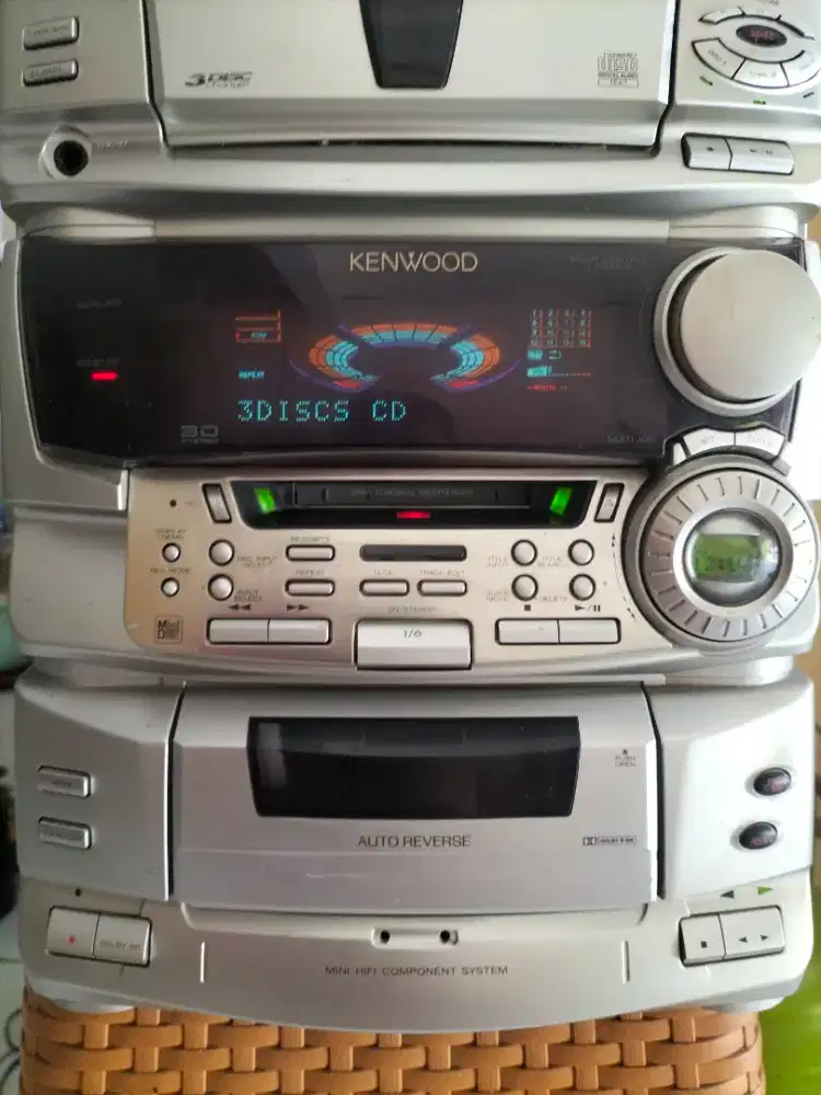 CD dan tape deck player