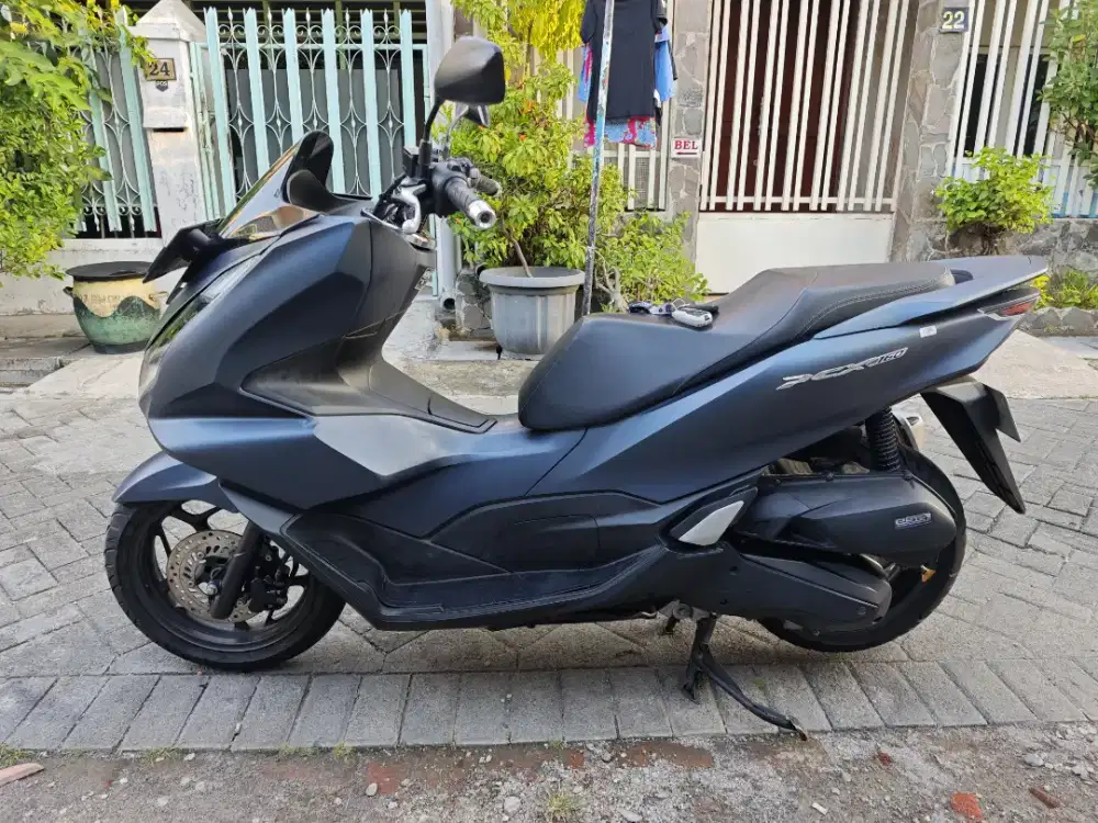 Honda pcx 2023 km 35 plat w sda kondisi sgt bagua siap pakai