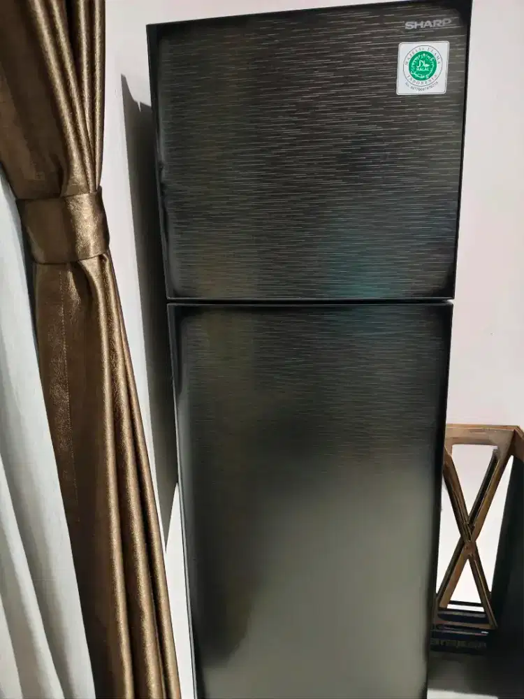 DIJUAL KULKAS SHARP 2 PINTU