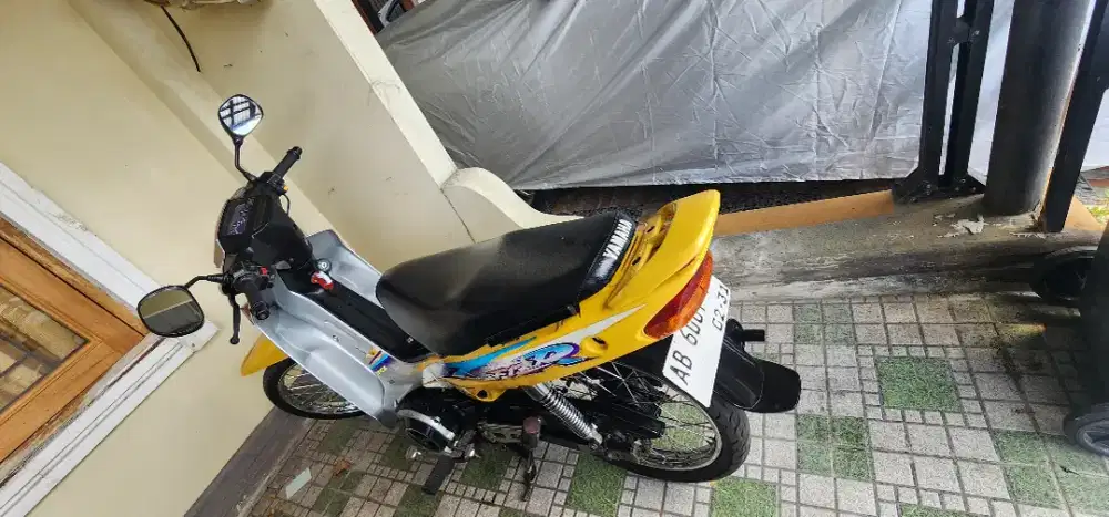 Jual Yamaha F1ZR Warna Merah Marlboro SE dan Kuning LE