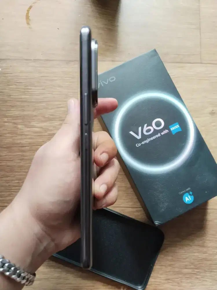 Vivo V60 5g (12+12/256 gb)