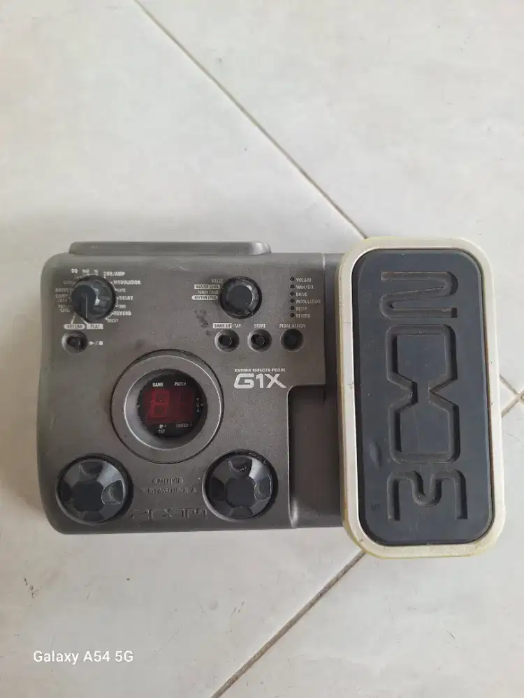 Efek gitar zoom g1x