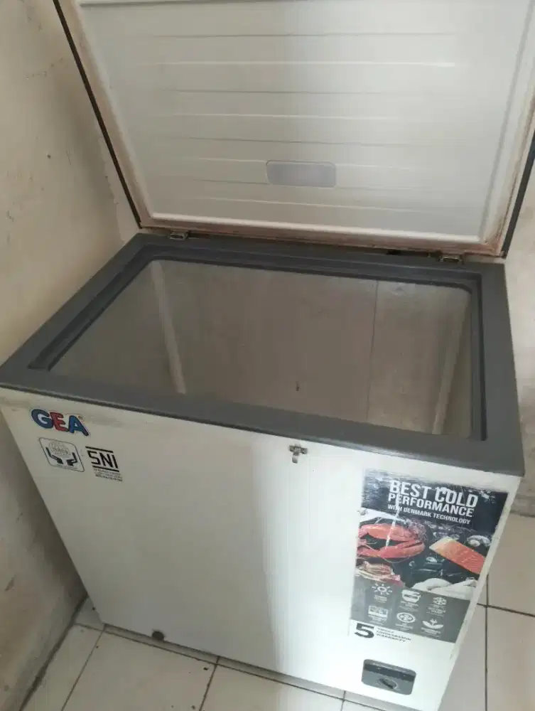 Jual bu freezer box ukuran 210 liter normal no kendala