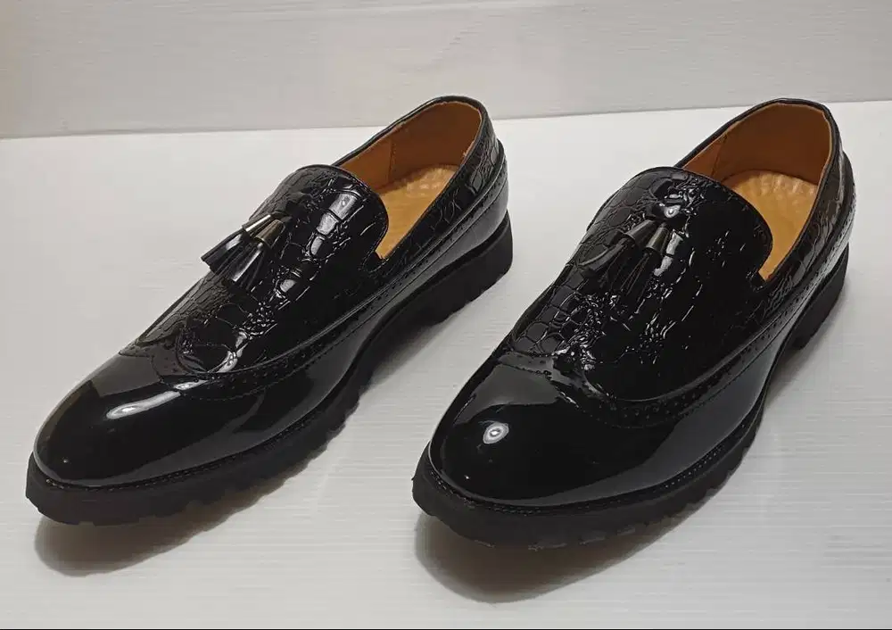 Sepatu Kerja / Santai Pria Pantofel Loafers Slip Ons Size 42