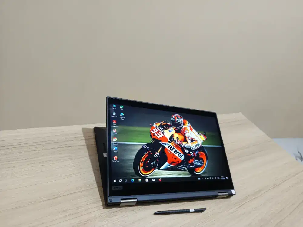 Yoga core i5 touchscreen dan layar bs dilipat,Ram 8GB,Ssd 256GB