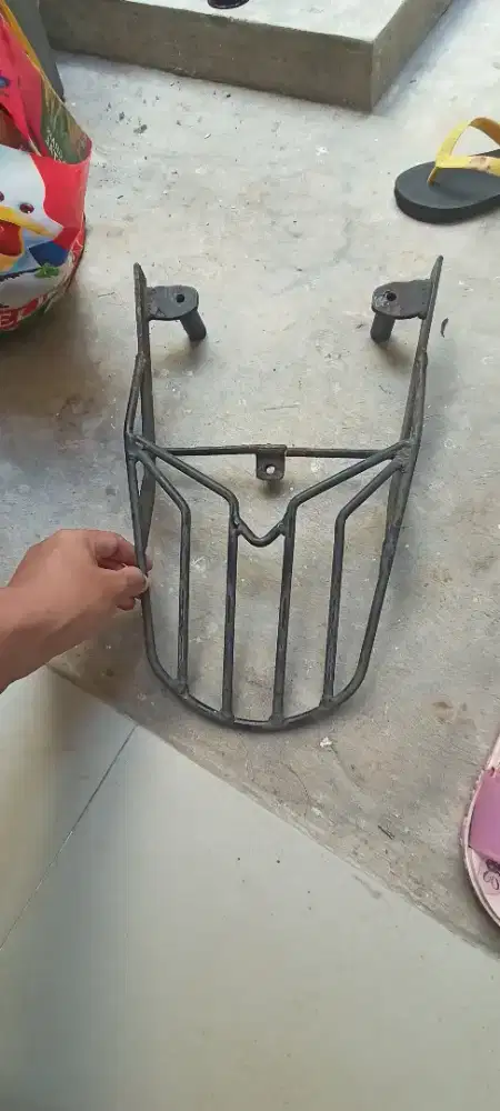 Breket bracket box motor Vario 125 bekas