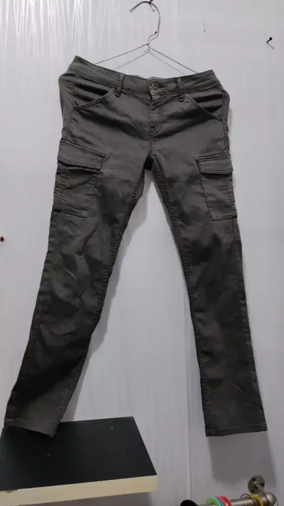 Celana cargo uniqlo size 27