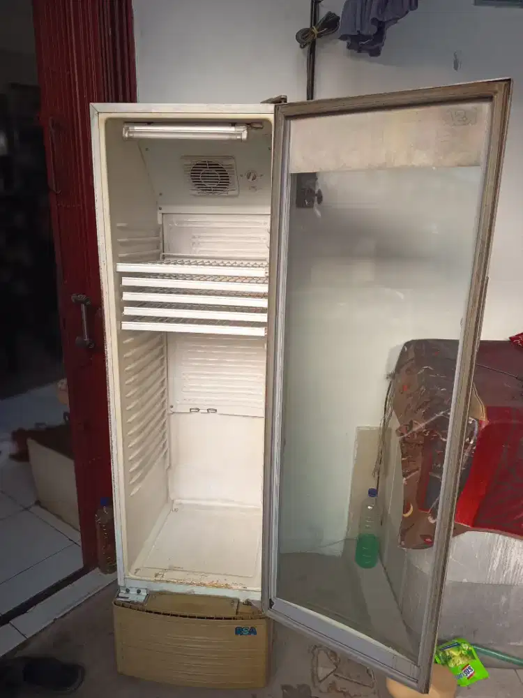 Showcase bekas RSA 230 L