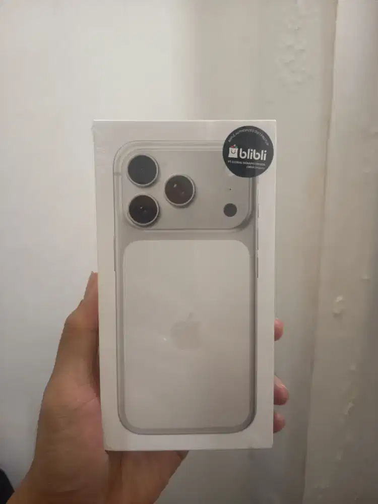 Di jual iphone 17 pro white 256 giga baru resmi
