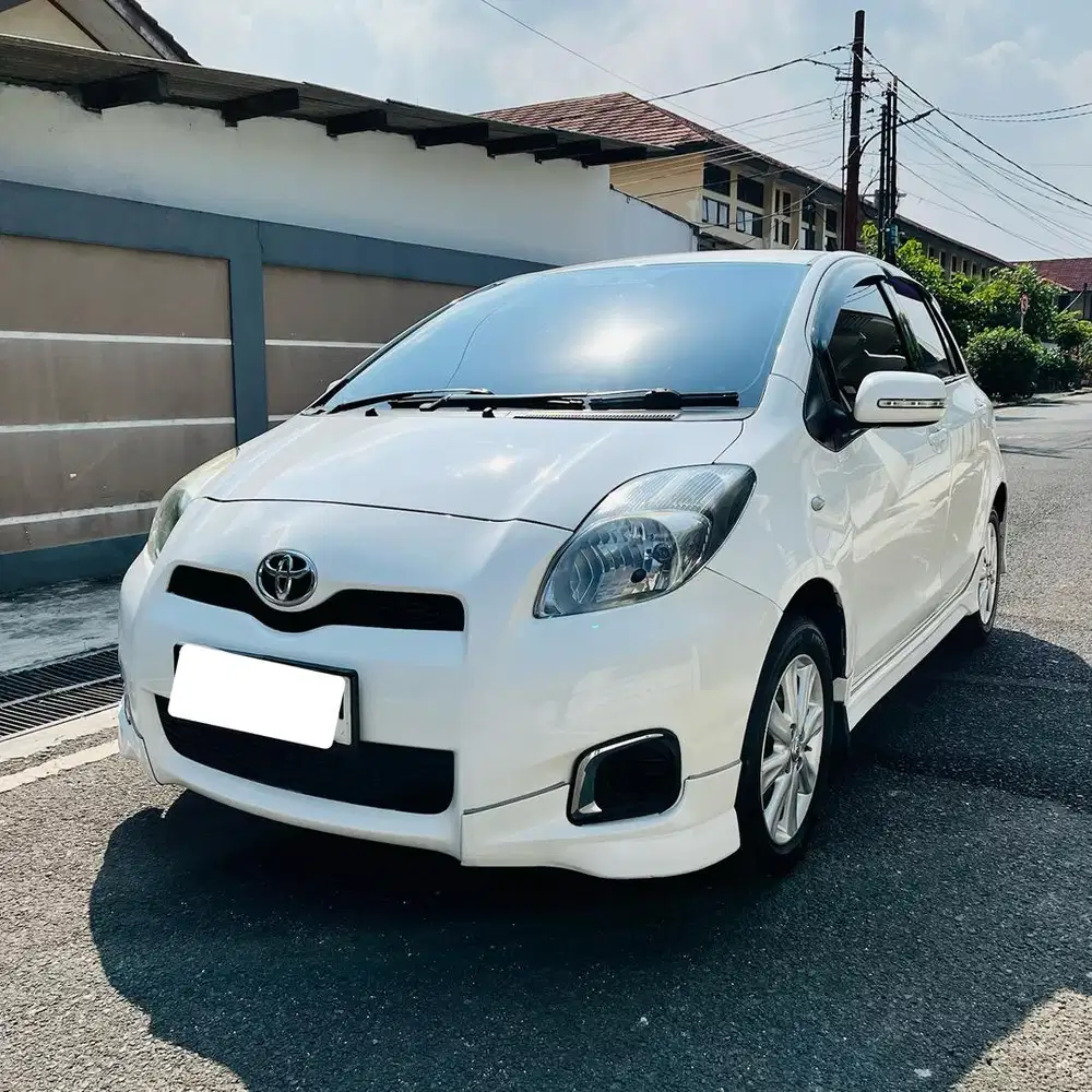 Toyota Yaris Tipe E 2012 Automatic