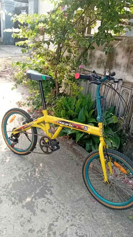 Sepeda lipat siap pakai