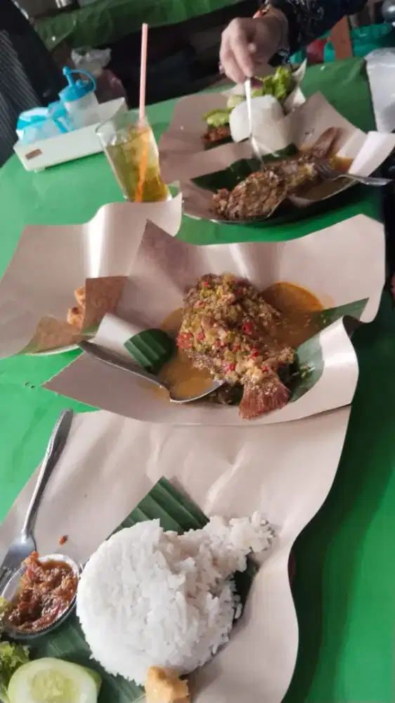 Dibutuhkan karyawan buat jualan soto