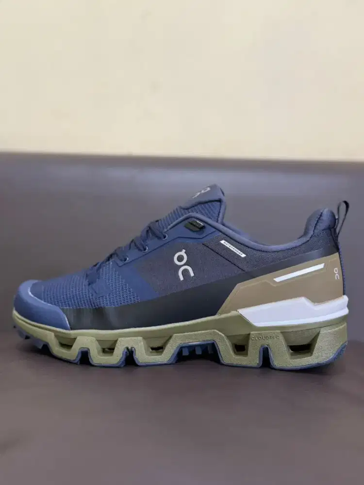 Sepatu on cloud waterproof (41) trail/boot