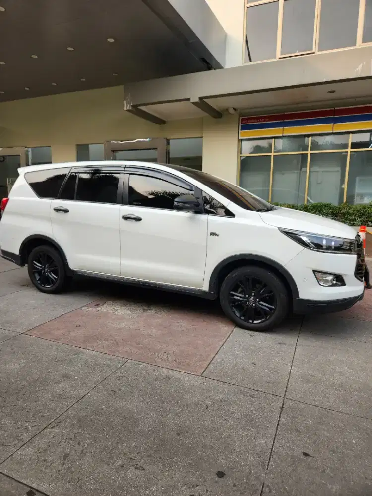 TOYOTA. INNOVA VENTURER BENSIN  AT. 19