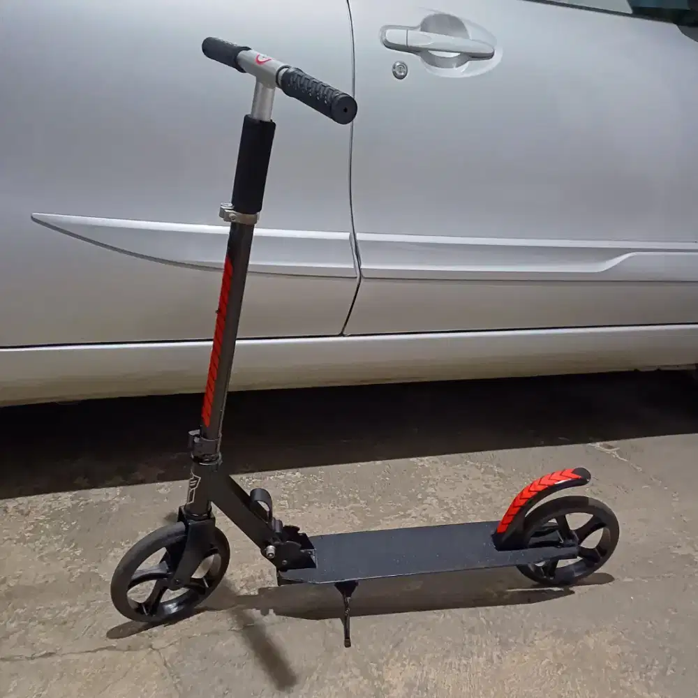 Scooter Exotic Black Skuter