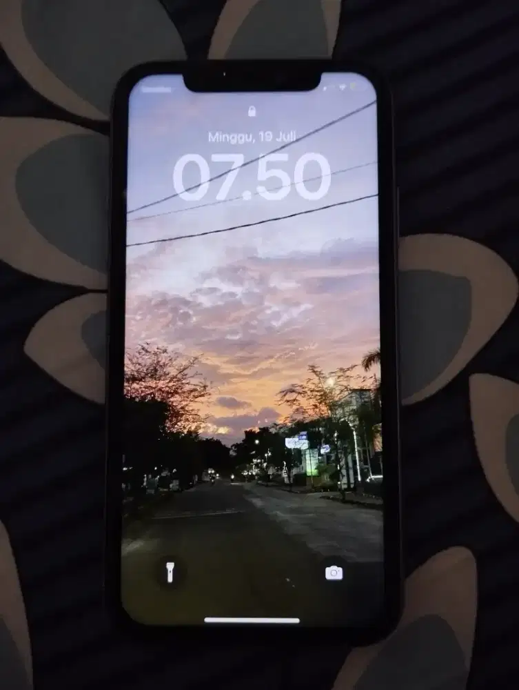 IPHONE 11 64 INTER