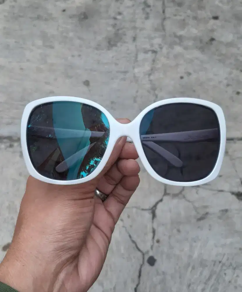 KACAMATA SPORTY OAKLEY ORIGINAL WANITA