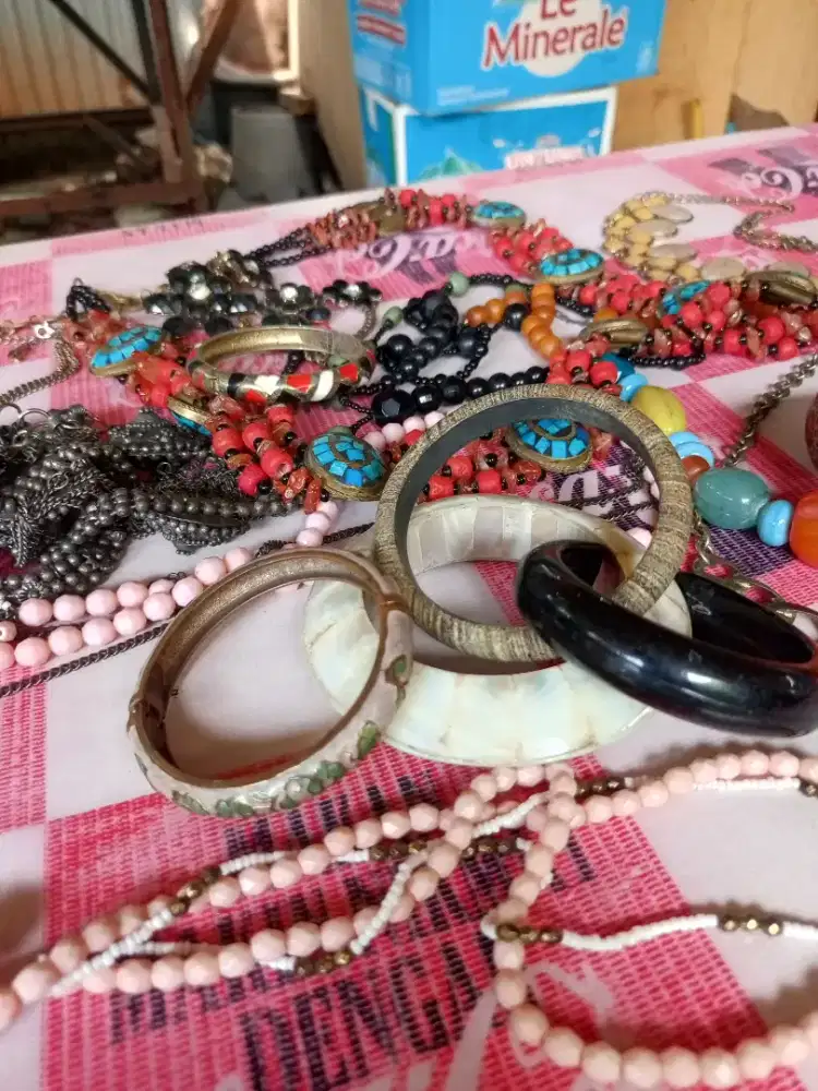 Aksesoris vintage langkah