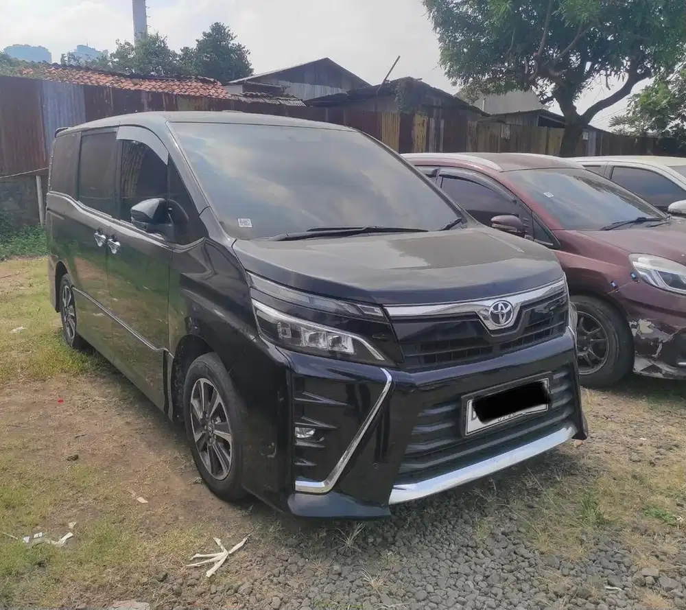 Toyota Voxy 2.0 tahun 2018