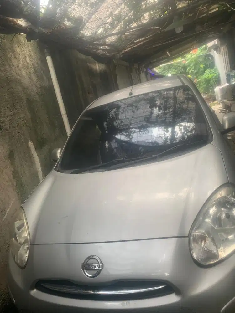 Nissan March 2011 Bensin