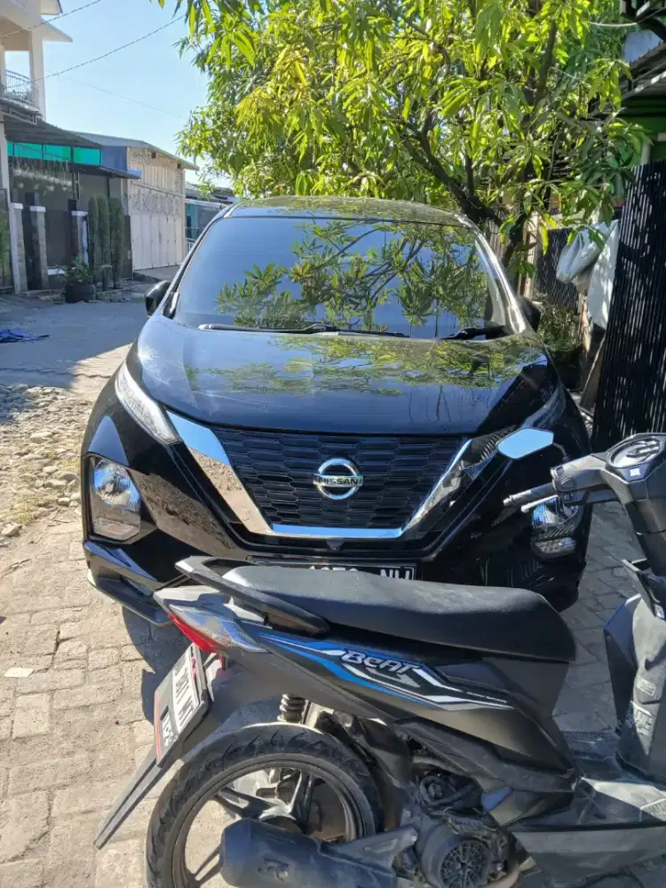 Nisan gren livina VE 1.5  A/T  2021