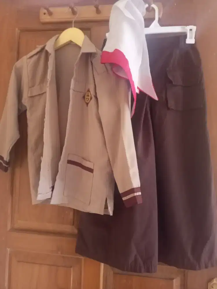 Sale set baju Pramuka siaga anak perempuan 10 tahun