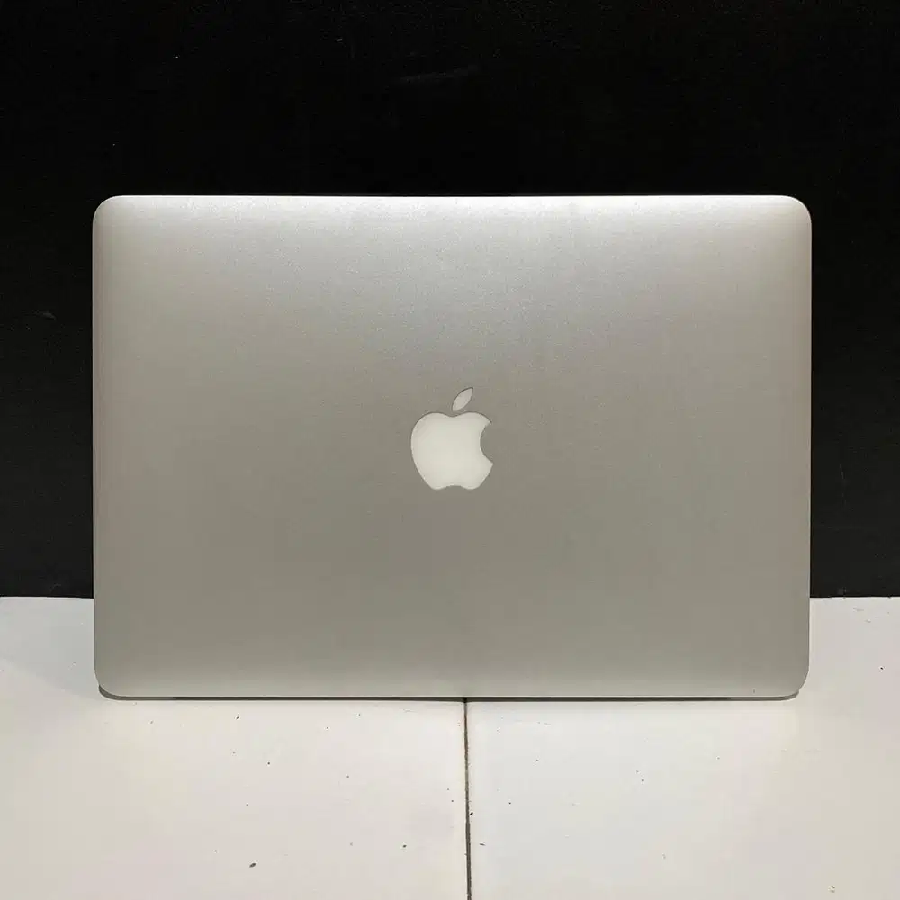 MacBook Air 13 2017 8/128 Dual-OS
