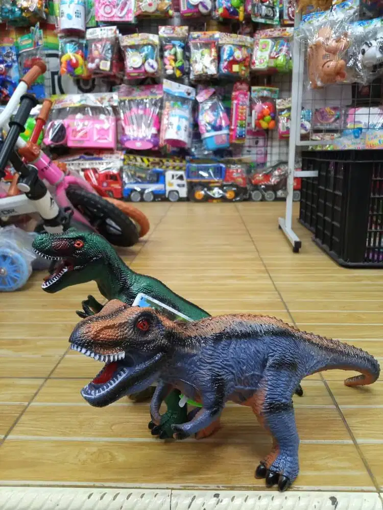 mainan anak dinosaurus karet