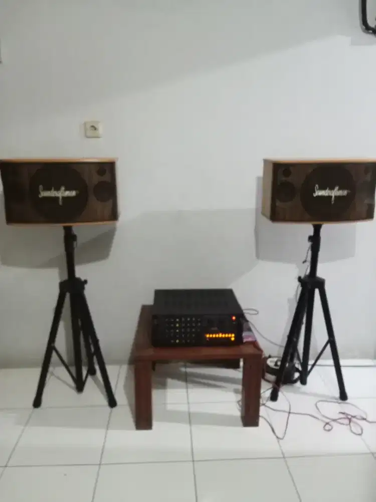 Set Seperangkat Audio karaoke SOUNDCRAFTSMAN