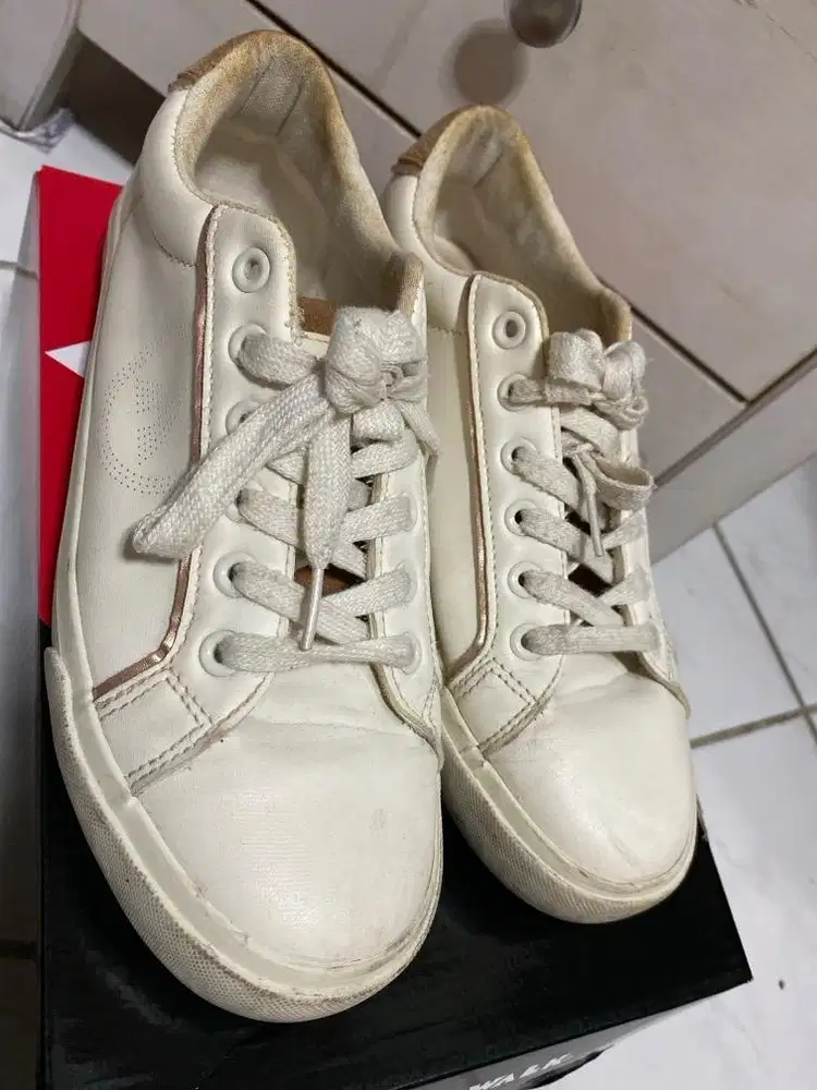 Sepatu Airwalk Putih