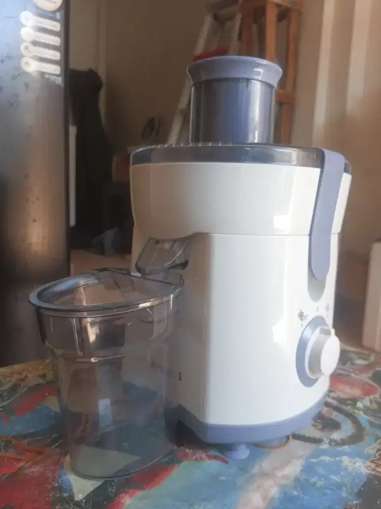 Philips Juicer HR1811