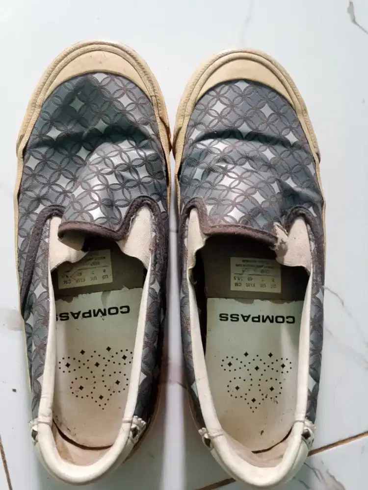 Jual sepatu compass asli
