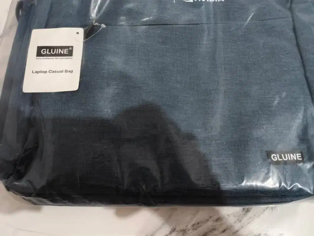 Tas laptoo gluine dan pouch serbaguna ada tali
