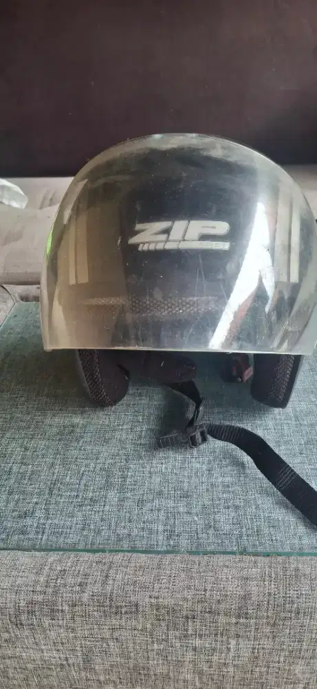 Helm bekas lama