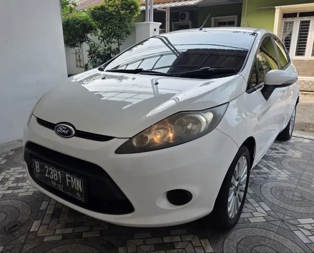 Ford fiesta 1.4 tahun 2012 irit dan terawat