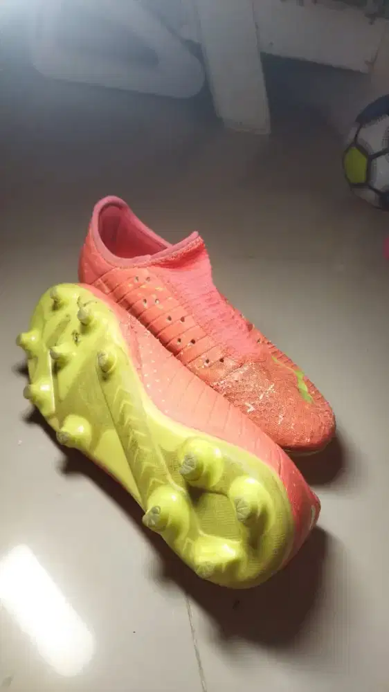 Sepatu Bola Puma