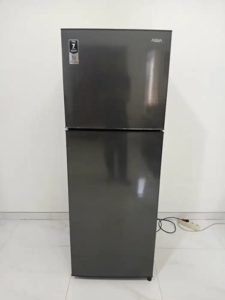 Kulkas 2 Pintu merk Aqua murah bandung