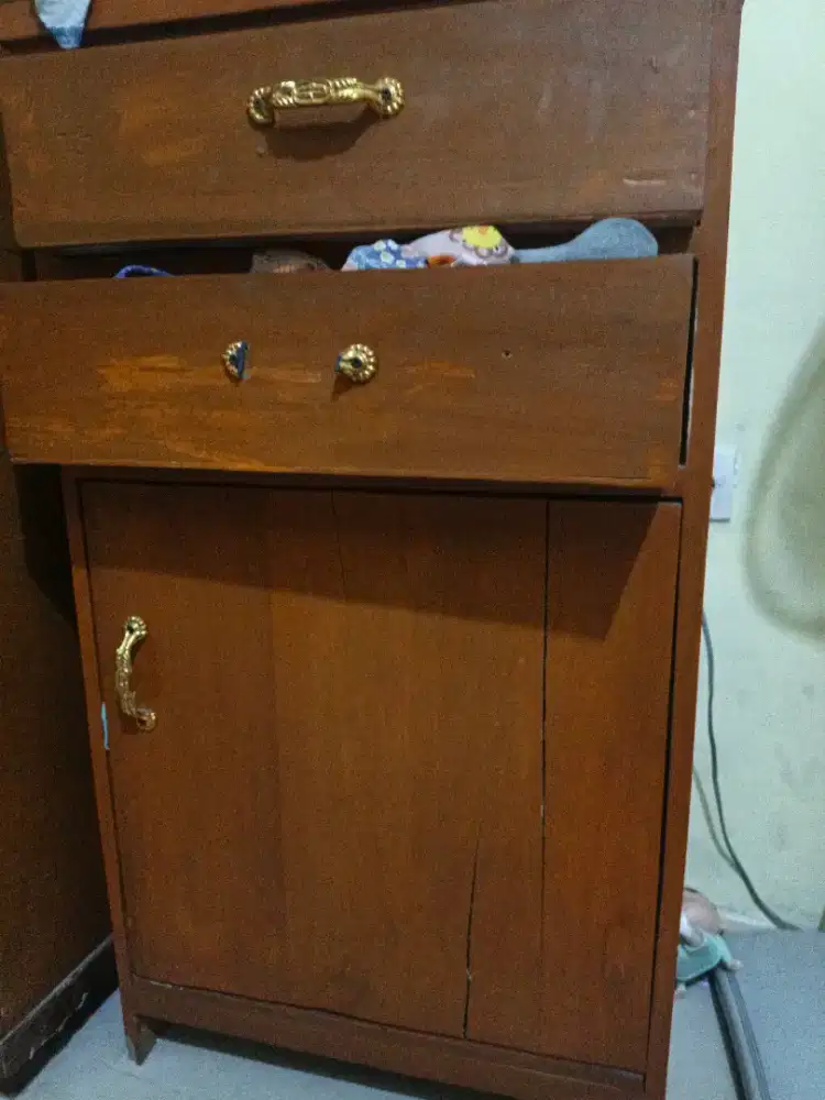 Lemari kayu 3 tingkat