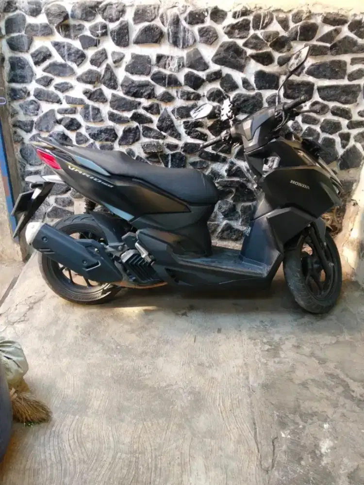 Honda Vario 160 CBS Hitam Doff 2022