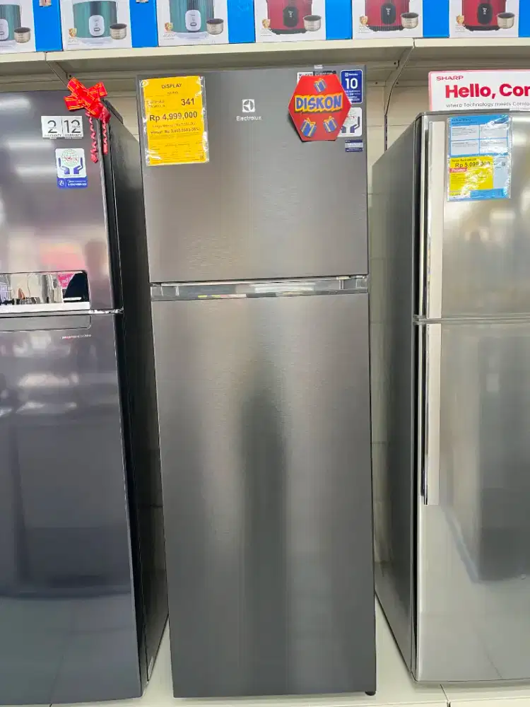 Kulkas 2 pintu electrolux 3400L