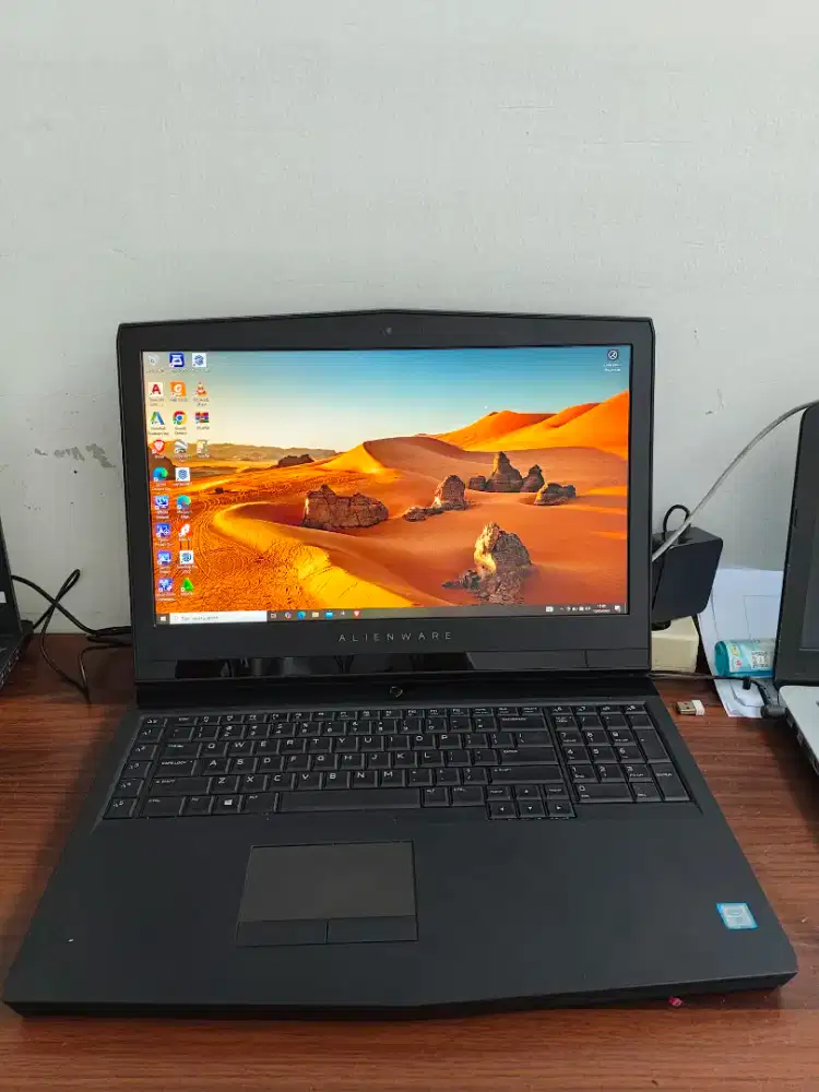 Alienware 17 R4 Intel core i7-7700HQ 16/128 SSD+1tb HDD